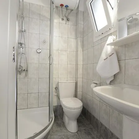 Amalia 3* PalaiónTsiflíkion