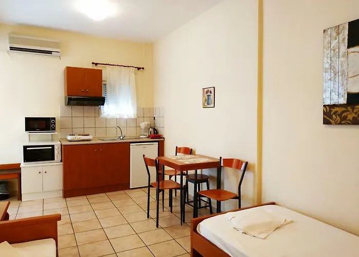 Amalia Aparthotel PalaiónTsiflíkion