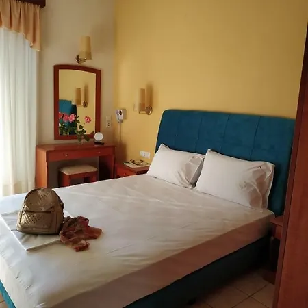 Amalia 3* Palaiontsiflikion